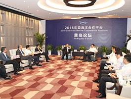 李群会见与会嘉宾