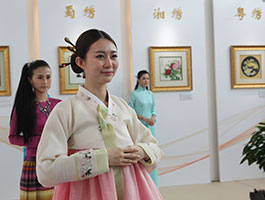东亚艺术展